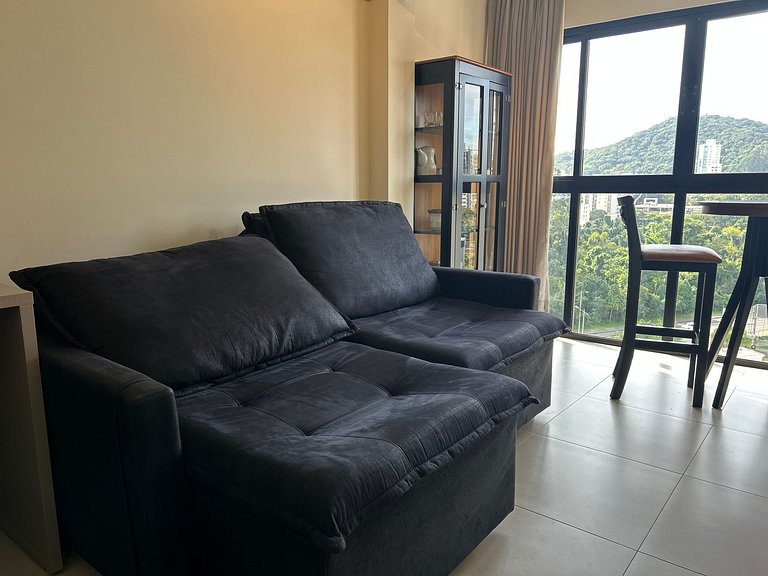 Apto Moderno com garagem passos da Vila Germânica
