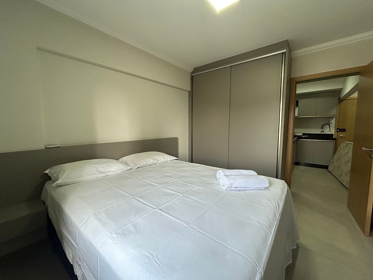 Apto Moderno com garagem passos da Vila Germânica