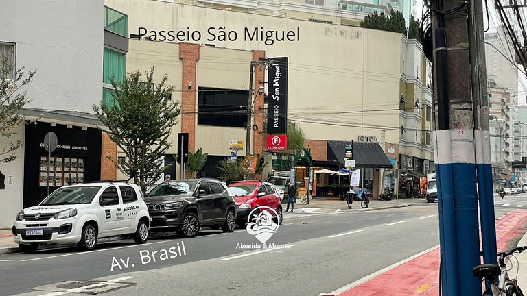 Apto 2 Quartos, Ar, garagem e Praia Central a Pé