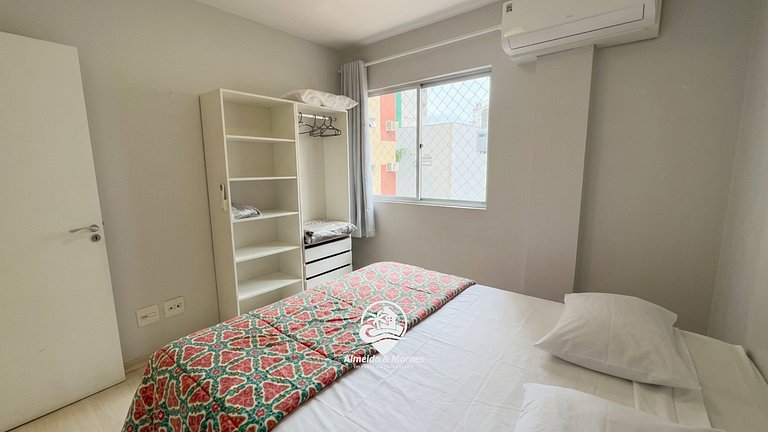 Apto 2 Quartos, Ar, garagem e Praia Central a Pé