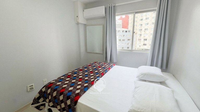 Apto 2 Quartos, Ar, garagem e Praia Central a Pé