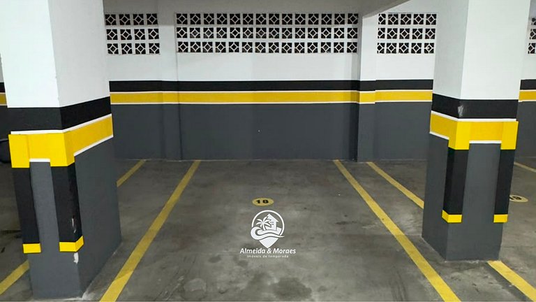 Apto 2 Quartos, Ar, garagem e Praia Central a Pé
