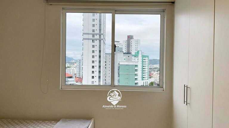 Apto passos da Avenida Brasil e praia de BC