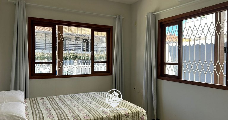 Casa perto da Praia em Porto Belo