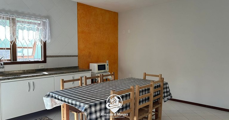 Casa perto da Praia em Porto Belo