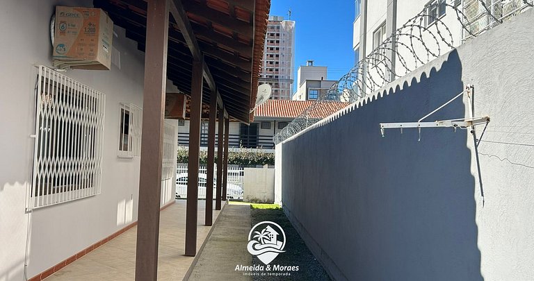 Casa perto da Praia em Porto Belo