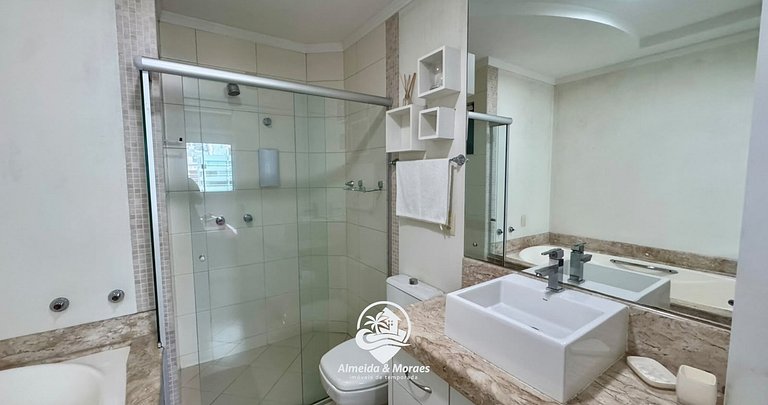 Meia Praia com estilo! 3 suítes, churrasqueira e garagem
